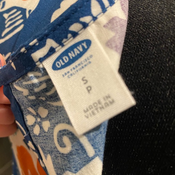 Old navy size small sleeveless blouse - Picture 4 of 5